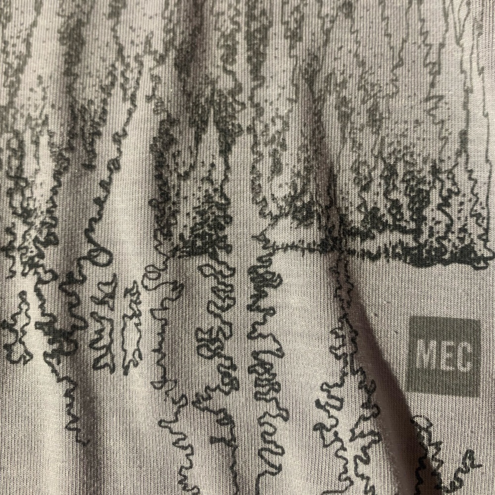 MEC Merino Blend Gray Mountain Graphic Long Sleeve Tee - Picture 9 of 10